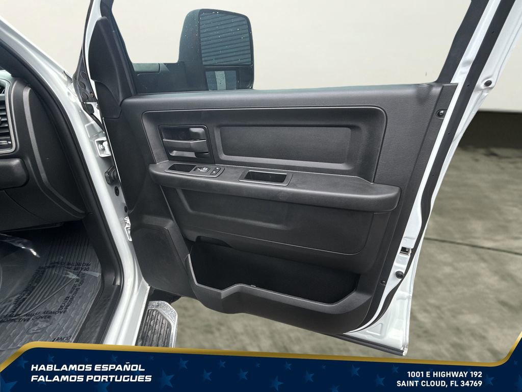 Used 2024 RAM 3500 Tradesman w/ Chrome Appearance Group AWD/4WD image 30