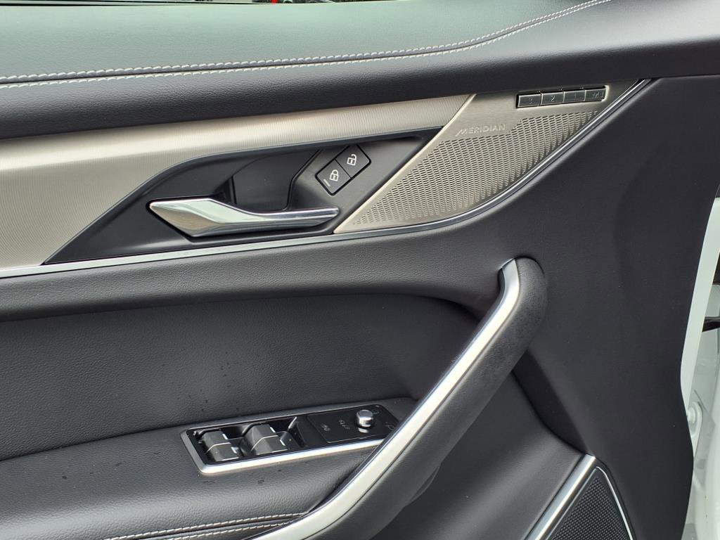 New 2026 Jaguar F-PACE R-Dynamic S image 10