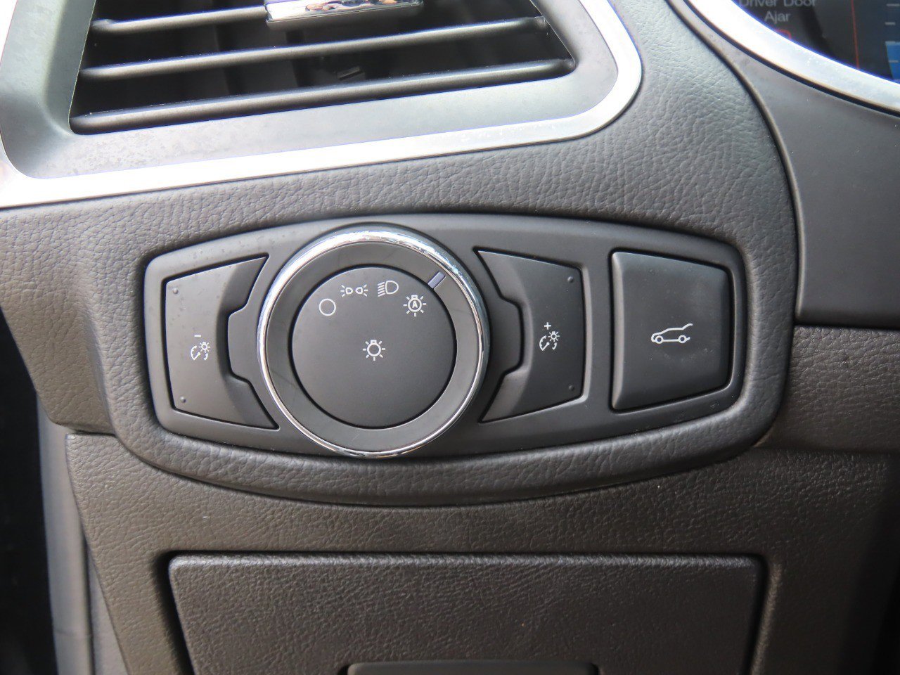 Used 2017 Ford Edge Titanium w/ Equipment Group 302A FWD image 27