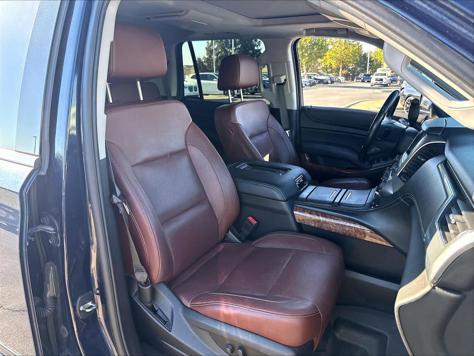 Used 2019 Chevrolet Tahoe Premier w/ Premier Plus Edition AWD/4WD image 26