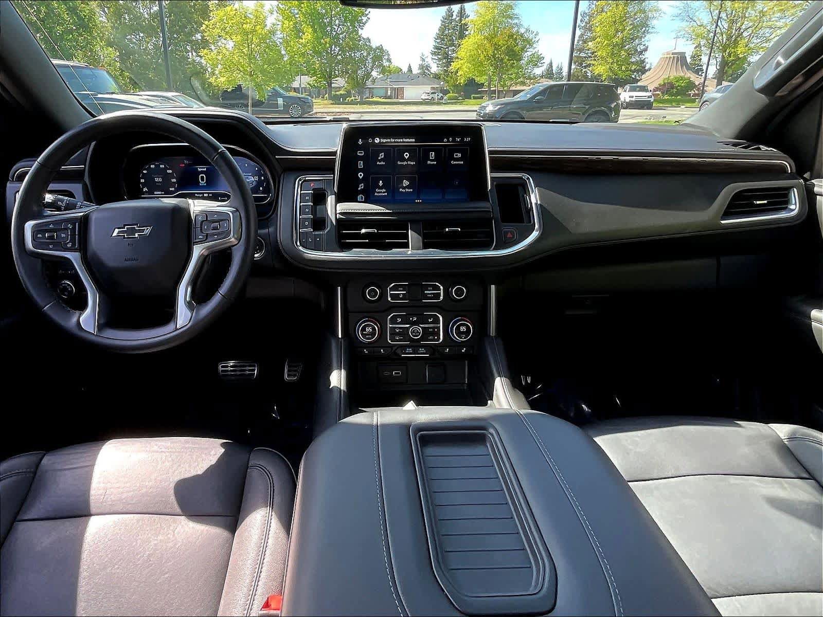 Used 2024 Chevrolet Suburban Z71 w/ Luxury Package image 17
