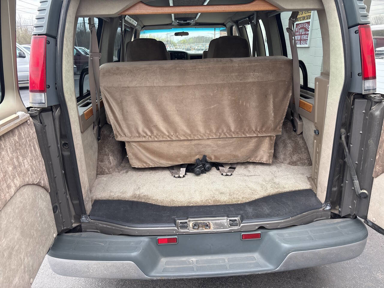 Used 2001 Chevrolet Express 1500 RWD image 10