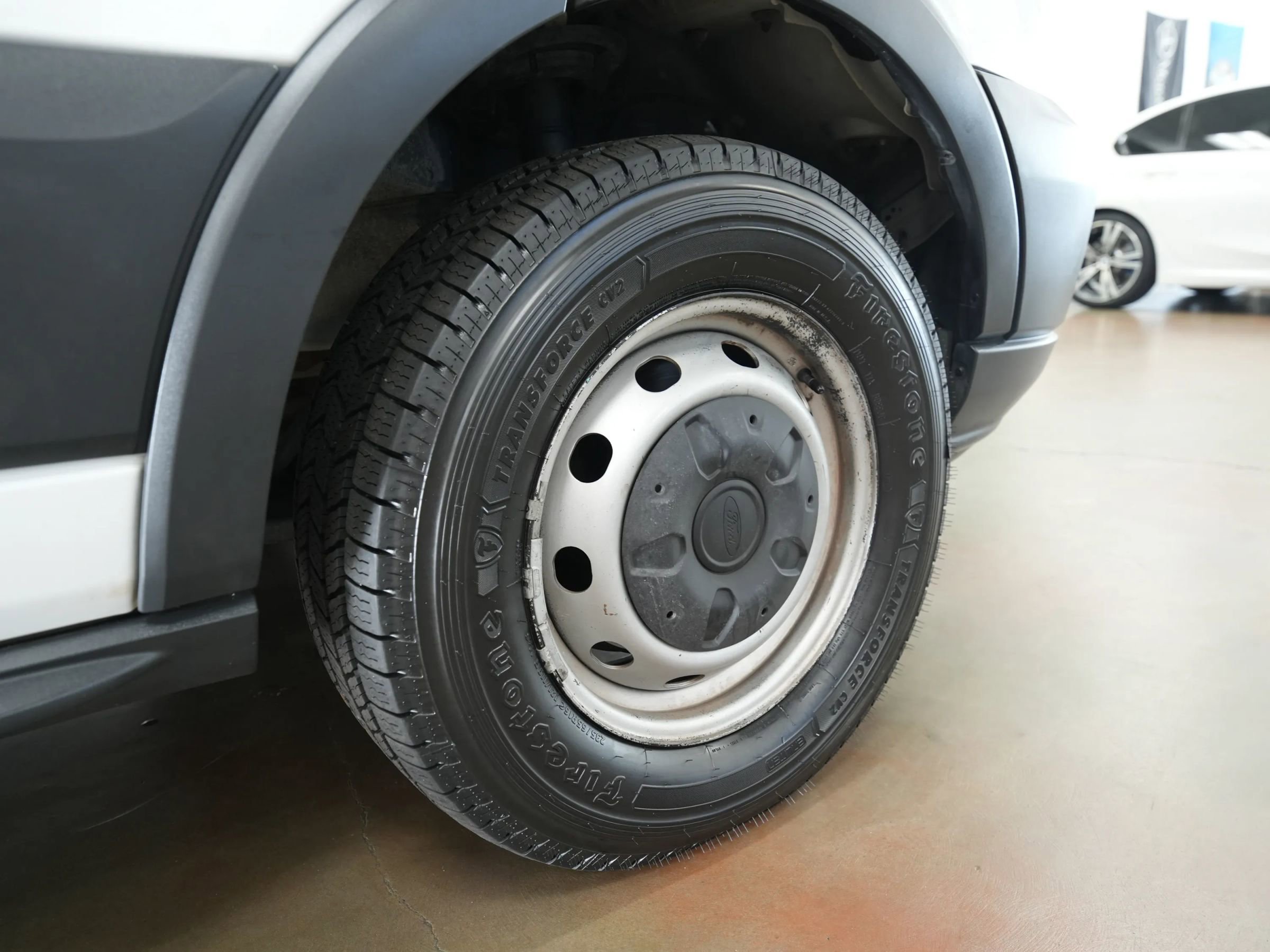 Used 2018 Ford Transit 350 XL image 31