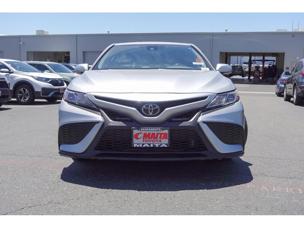 Used 2024 Toyota Camry SE FWD image 3