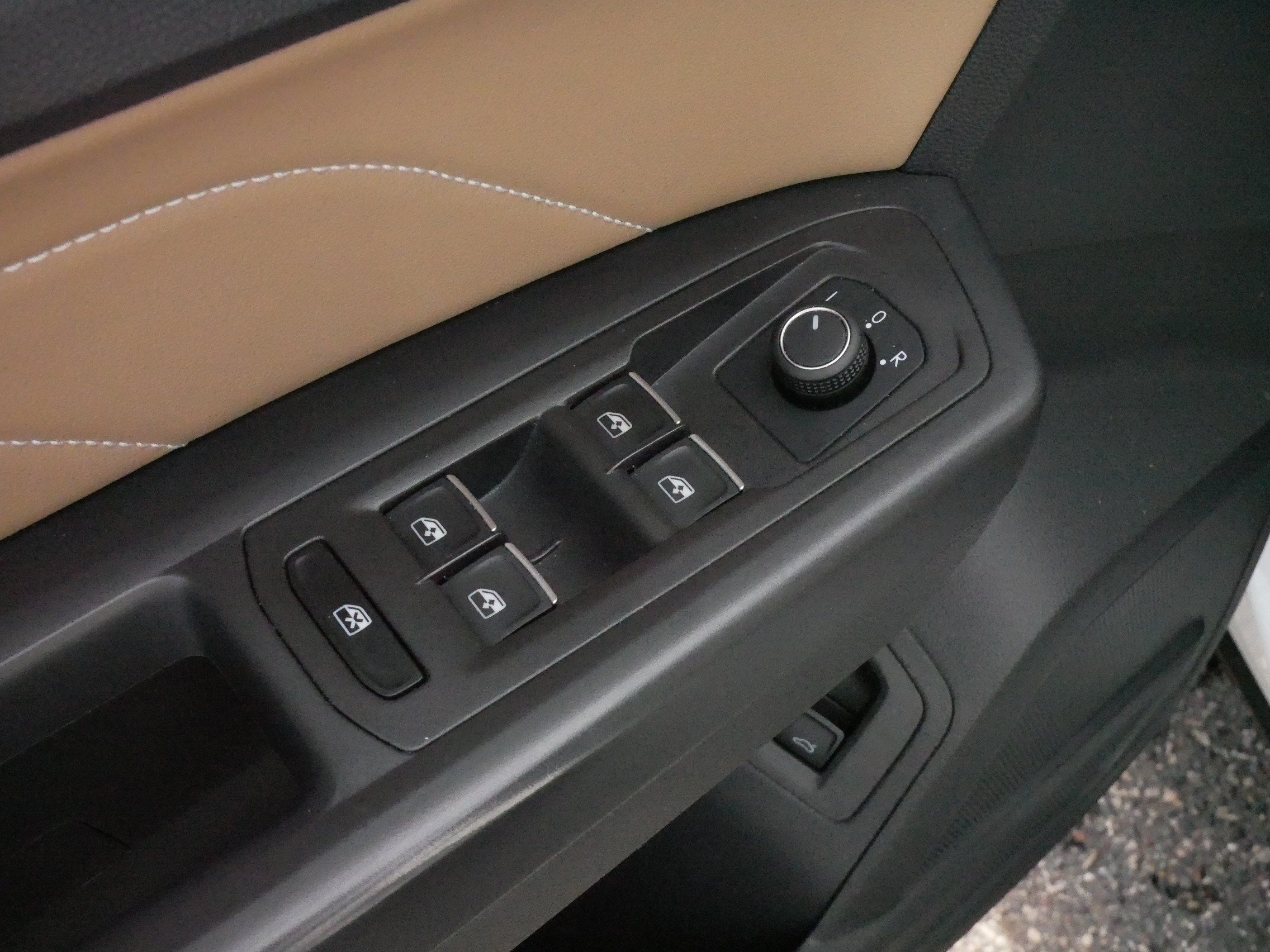Used 2023 Volkswagen Atlas Cross Sport SEL AWD/4WD image 19