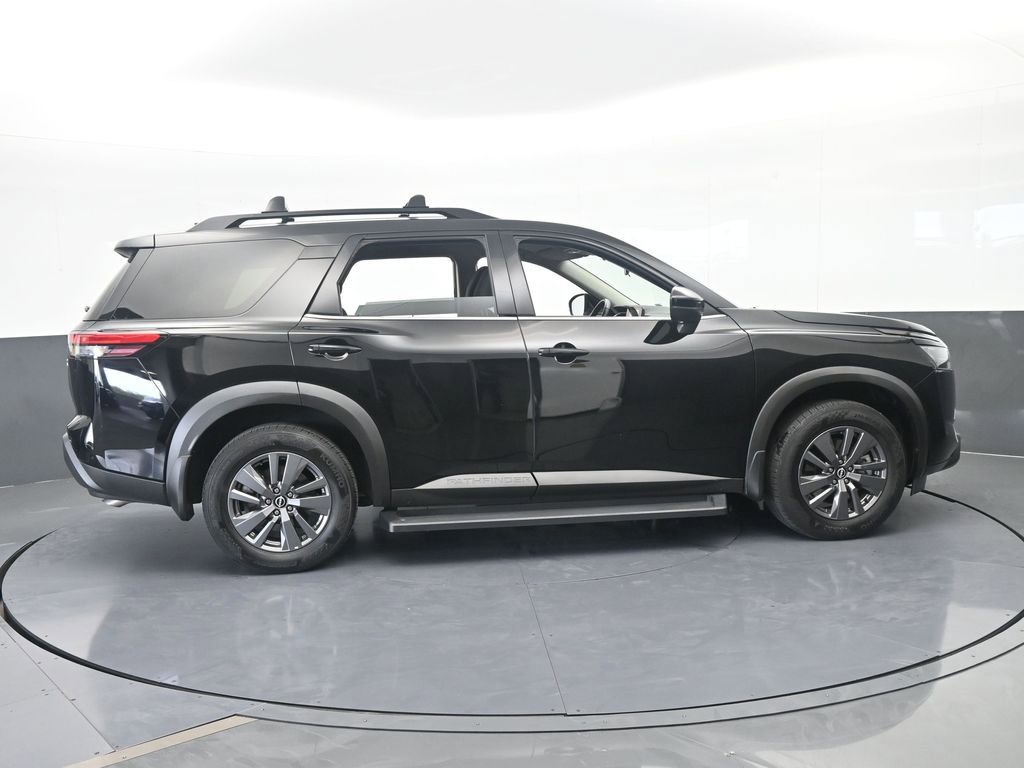 Used 2024 Nissan Pathfinder SV FWD image 7