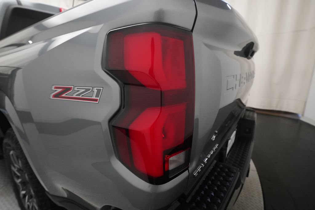 Used 2024 Chevrolet Colorado Z71 w/ Z71 Convenience Package 2 AWD/4WD image 31