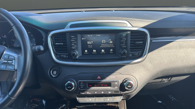 Used 2020 Kia Sorento EX AWD/4WD image 13