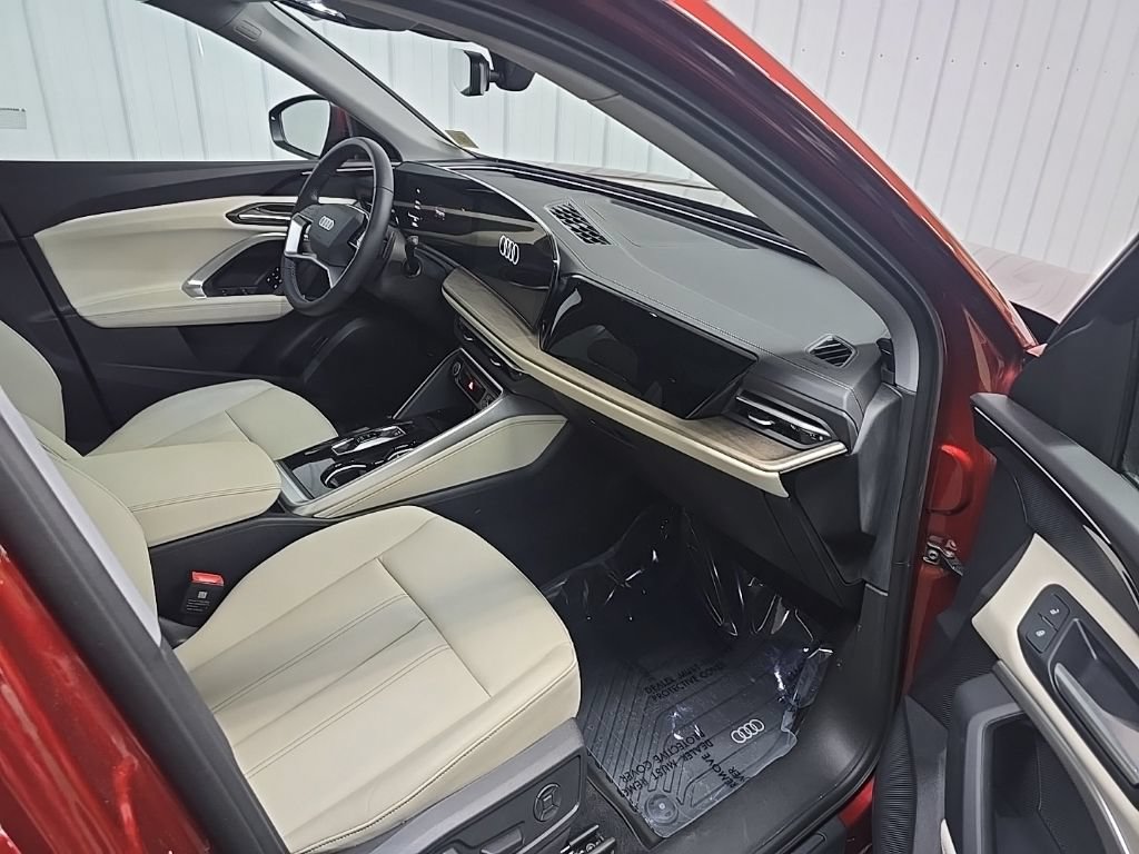 Used 2025 Audi Q5 Premium AWD/4WD image 16