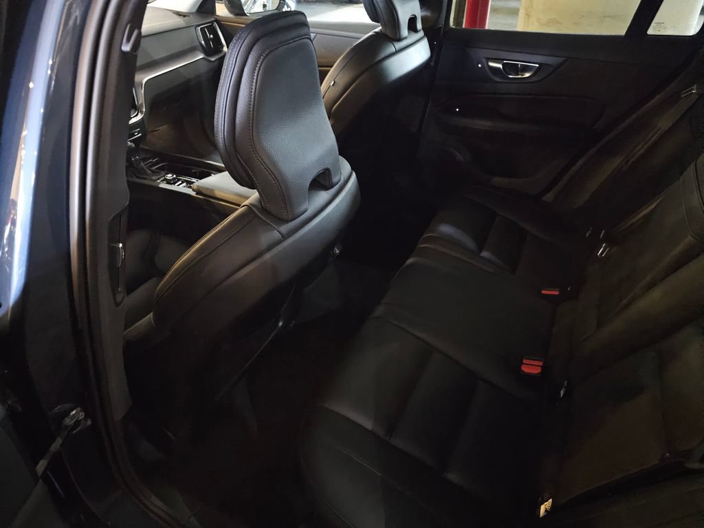 Used 2020 Volvo V60 T5 Cross Country AWD/4WD image 13