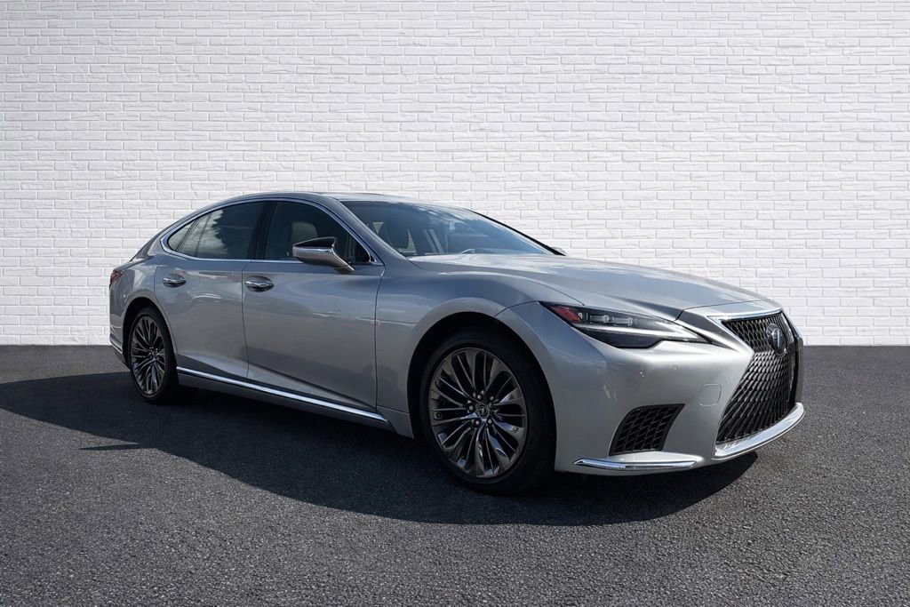 Used 2022 Lexus LS 500 w/ Accessory Package (Z2) image 3