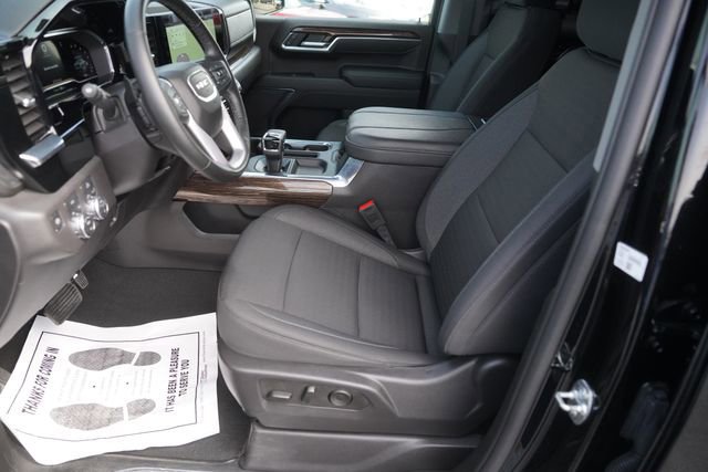Used 2025 GMC Sierra 1500 Elevation w/ LPO, Elevation Black Package AWD/4WD image 9