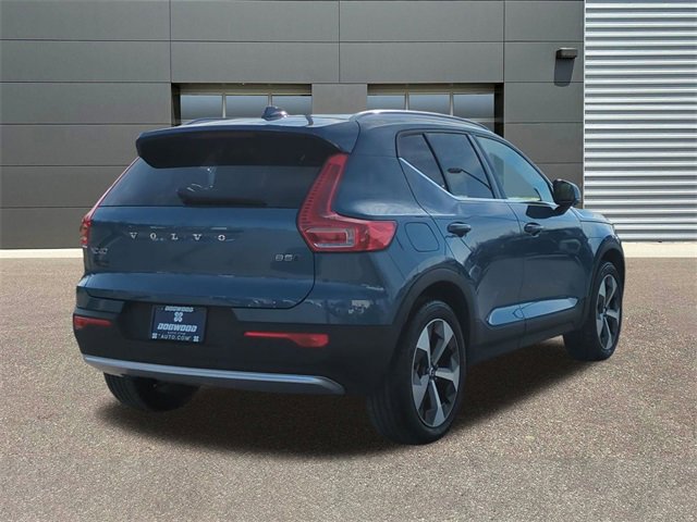 Used 2025 Volvo XC40 B5 Plus image 7