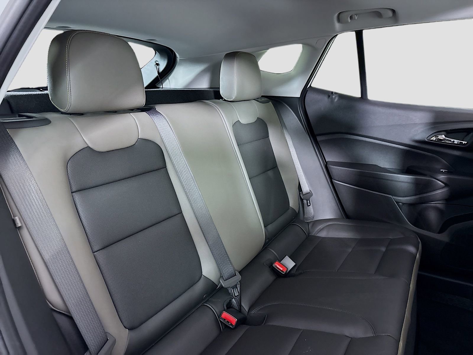 New 2026 Chevrolet Trax ACTIV w/ Sunroof Package FWD image 31