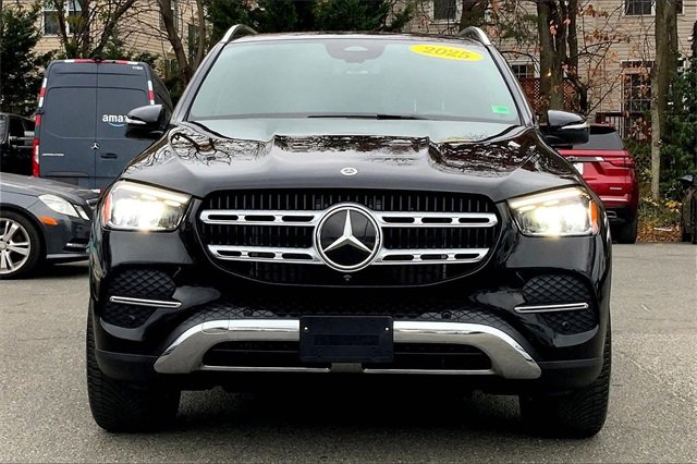 Used 2025 Mercedes-Benz GLE 350 4MATIC image 2