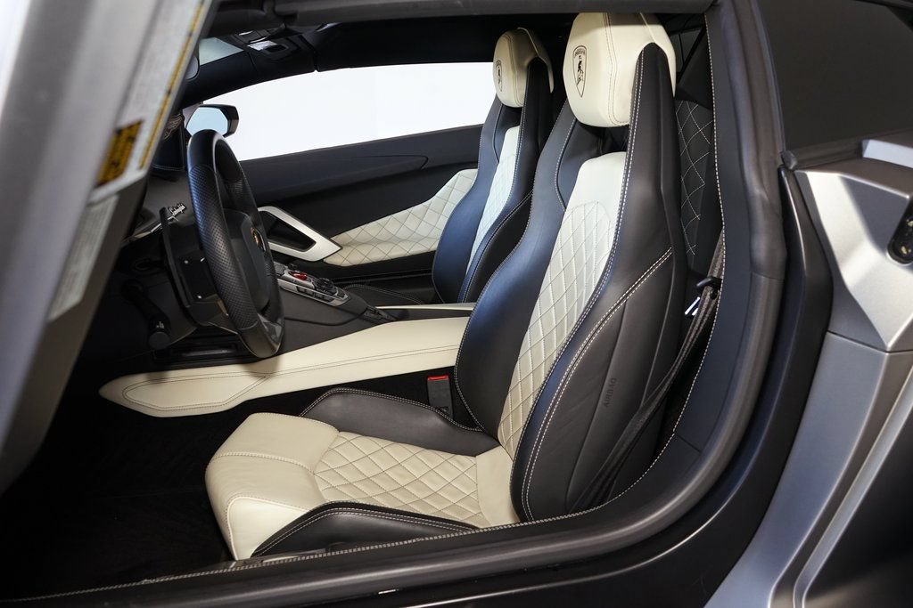 Used 2015 Lamborghini Aventador LP 700-4 AWD/4WD image 12