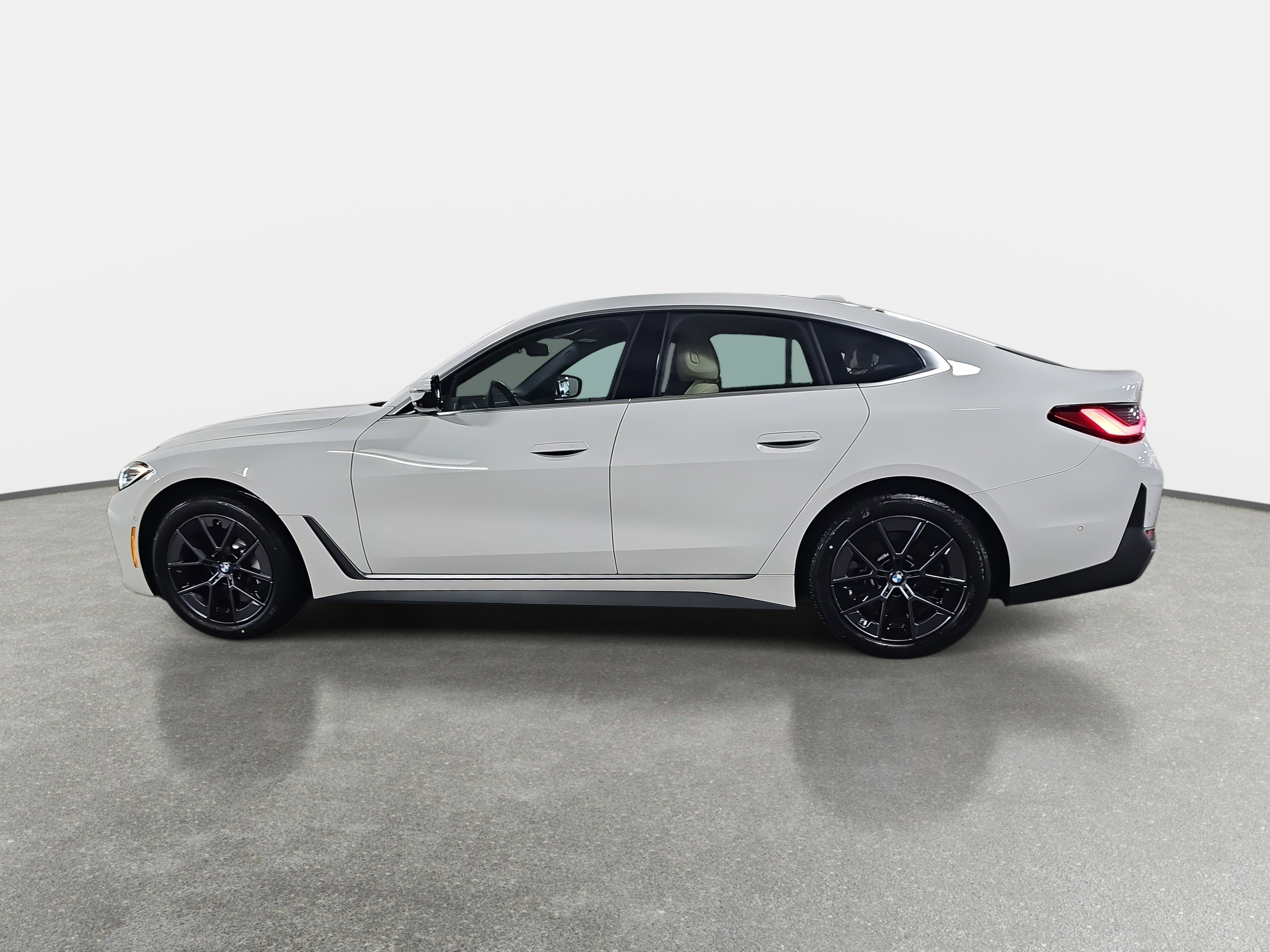 Used 2023 BMW i4 eDrive35 w/ Premium Package image 8