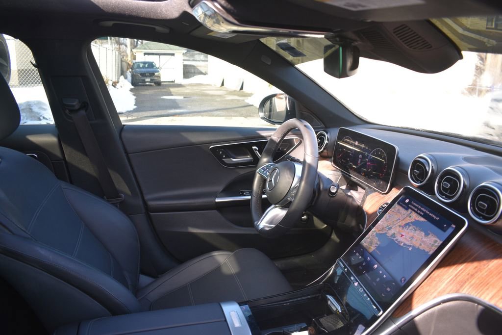 Used 2025 Mercedes-Benz C 300 Sedan image 18