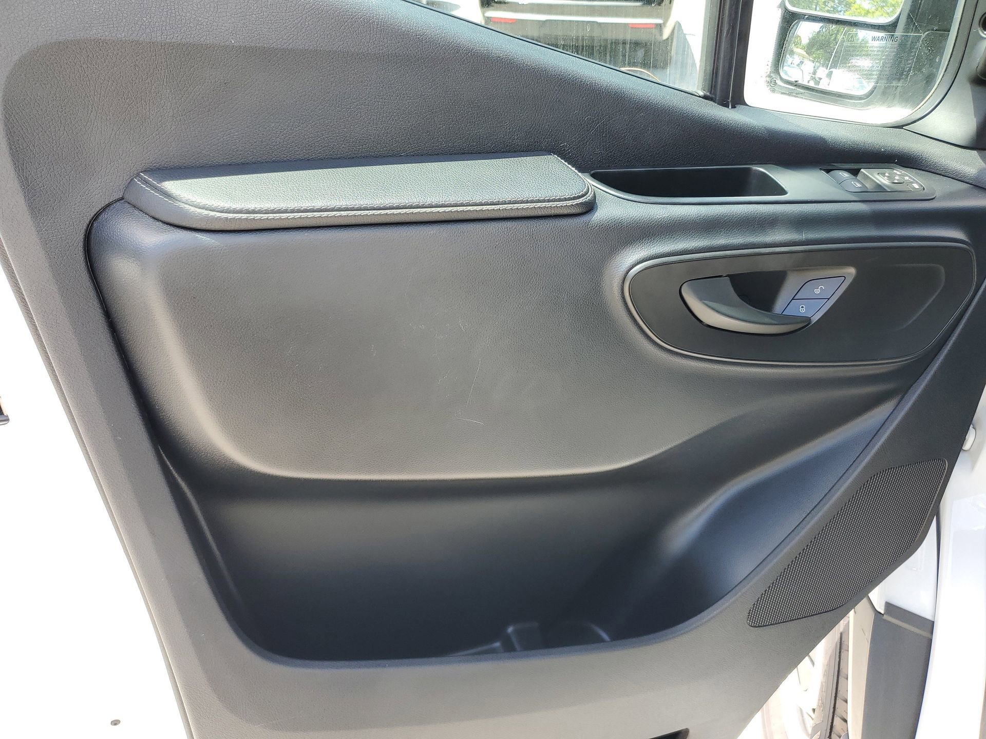 Used 2023 Mercedes-Benz Sprinter 144 Cargo image 9