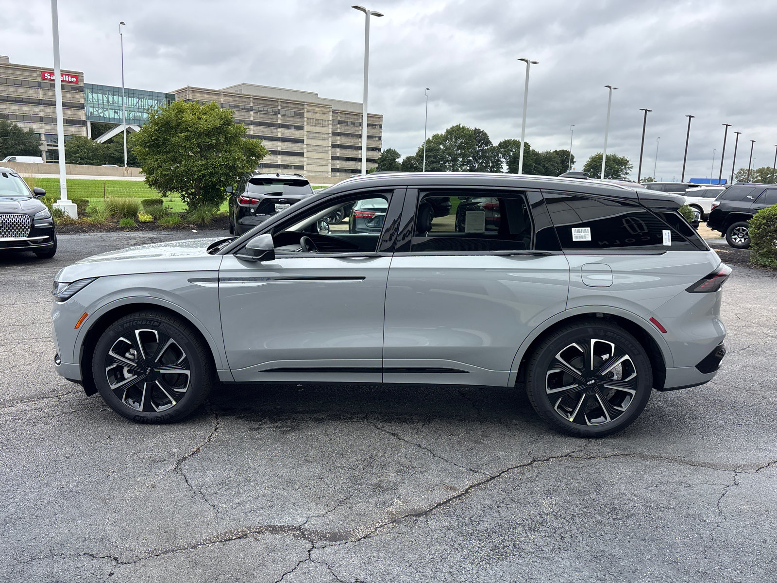 New 2026 Lincoln Nautilus Reserve AWD/4WD image 4