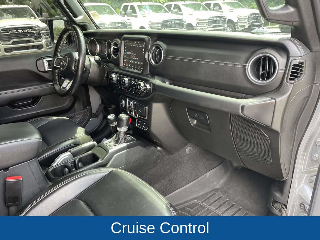 Used 2022 Jeep Wrangler Unlimited Sahara AWD/4WD image 14