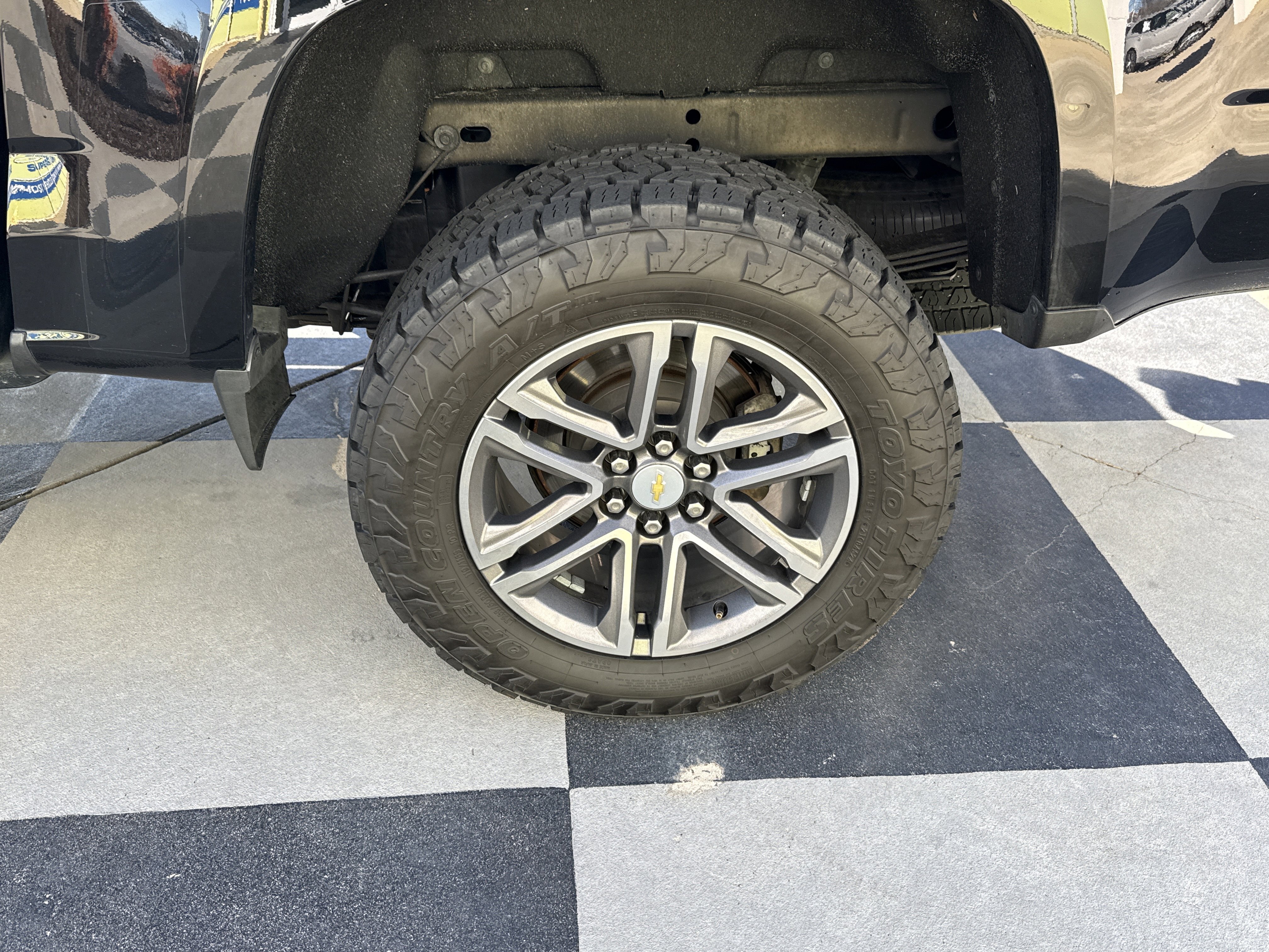 Used 2019 Chevrolet Colorado W/T w/ Custom Special Edition image 13