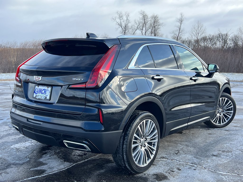Used 2024 Cadillac XT4 Premium Luxury image 4