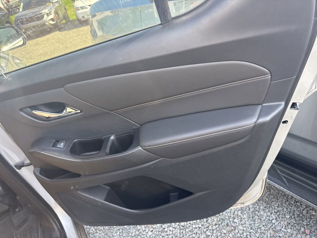 Used 2020 Chevrolet Traverse LS AWD/4WD image 8