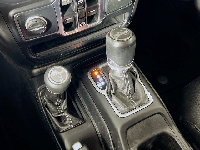 Used 2019 Jeep Wrangler Unlimited Sahara w/ Dual Top Group AWD/4WD image 22