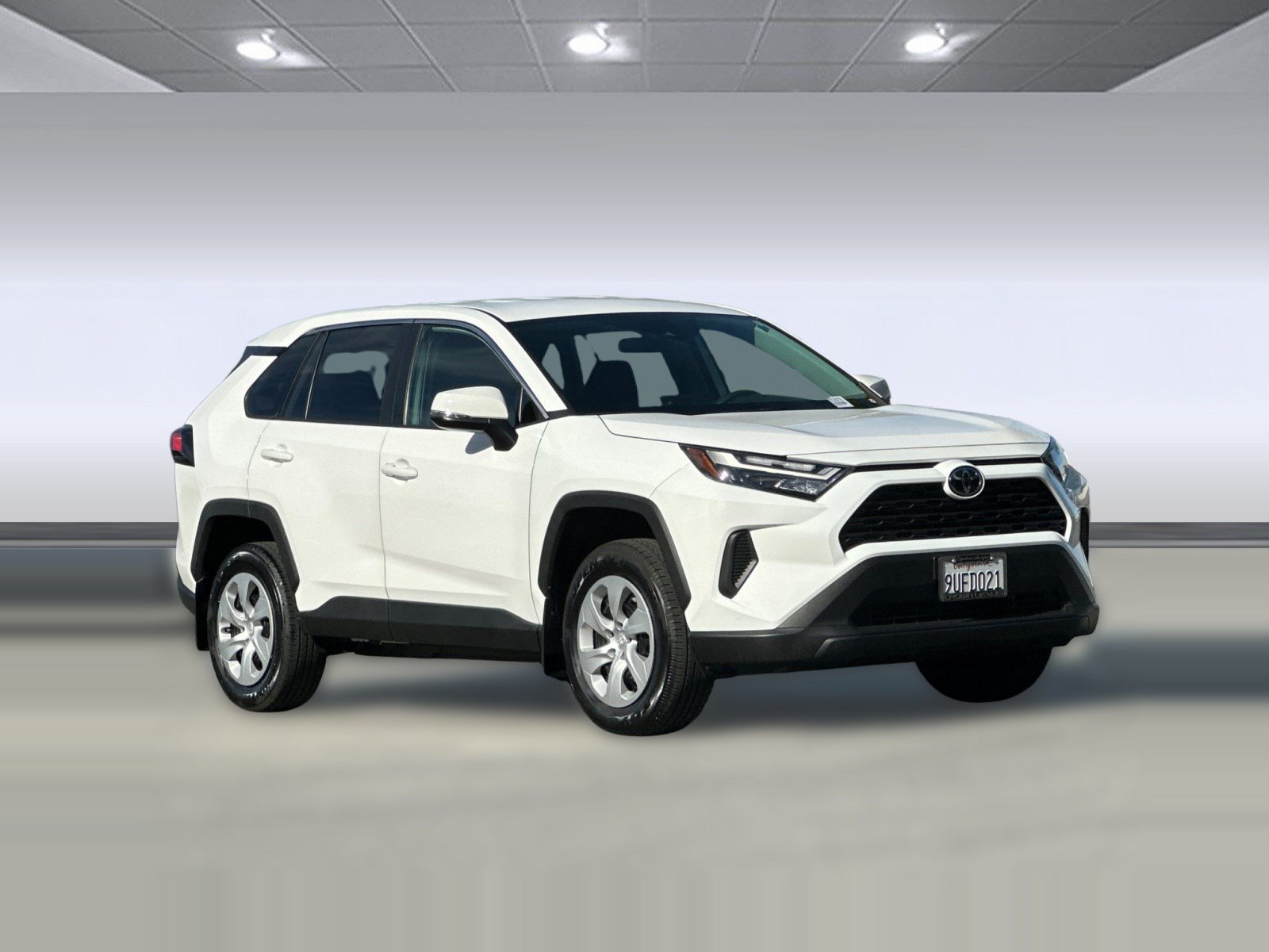Used 2025 Toyota RAV4 LE FWD image 7