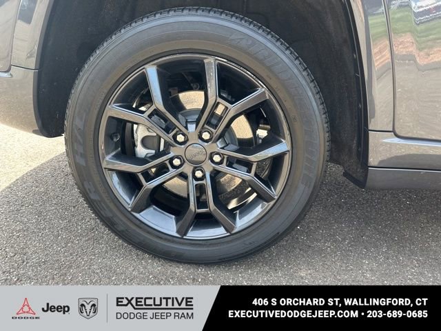Used 2023 Jeep Grand Cherokee 30th Anniversary AWD/4WD image 14