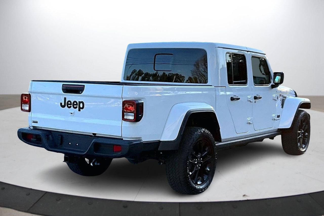 Certified 2025 Jeep Gladiator Sport image 9