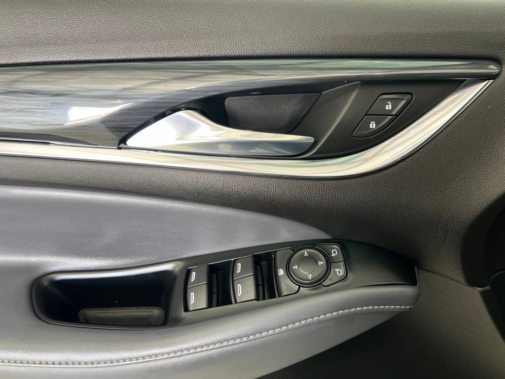 Used 2023 Buick Enclave Essence w/ Sport Touring Edition FWD image 20