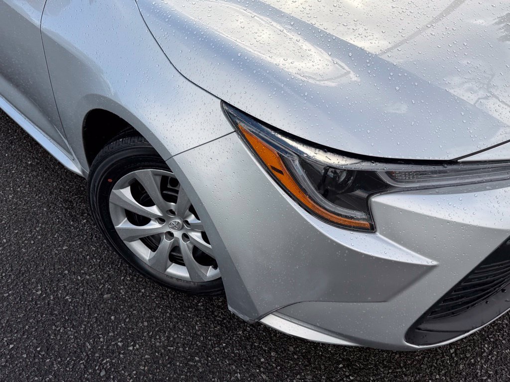 Certified 2025 Toyota Corolla LE FWD image 2