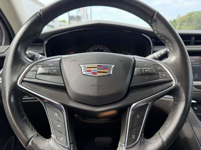 Used 2019 Cadillac XT5 Luxury w/ LPO, Black Ice Package AWD/4WD image 26
