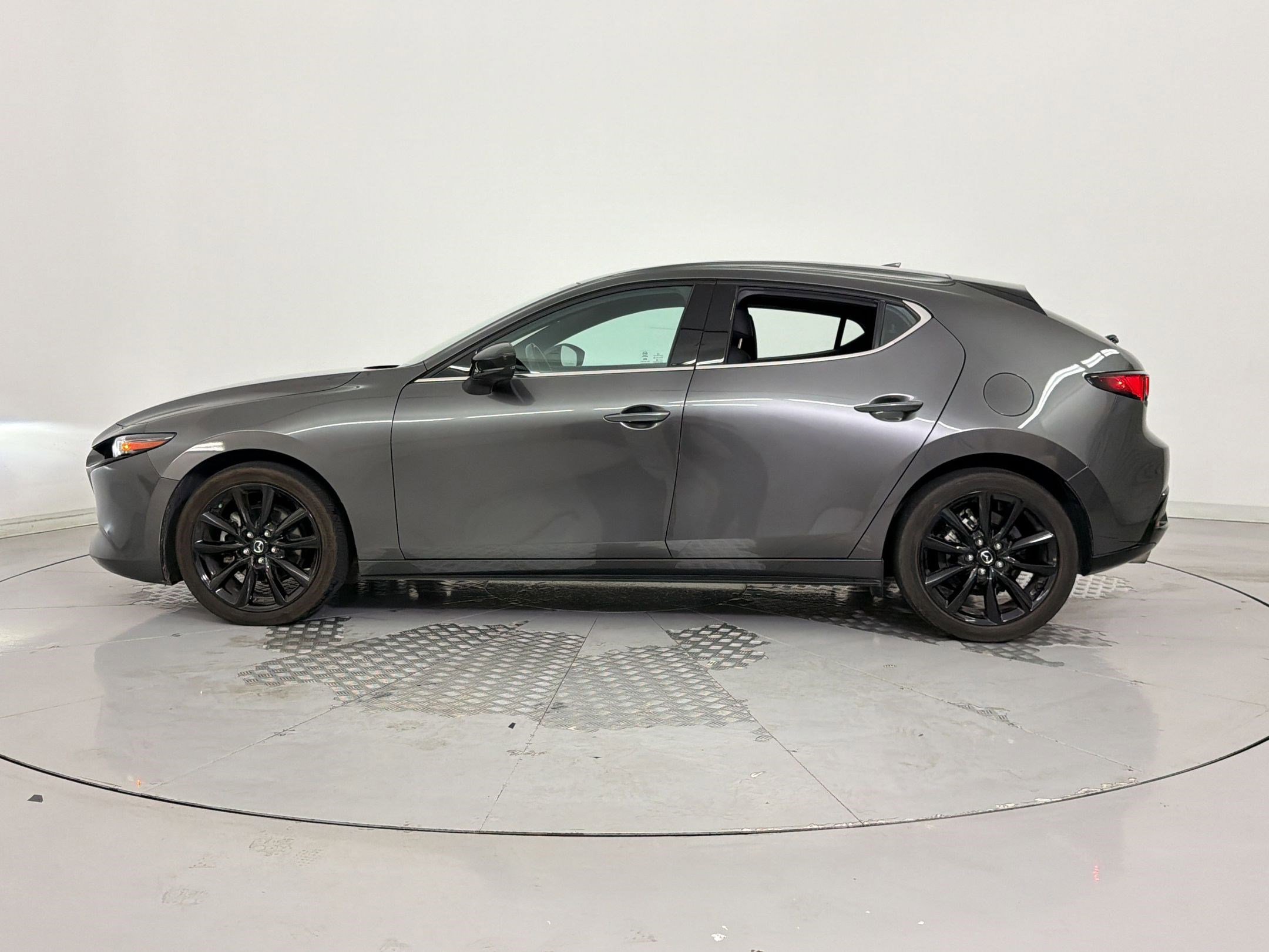 Used 2023 MAZDA MAZDA3 AWD 2.5 Turbo Hatchback image 2