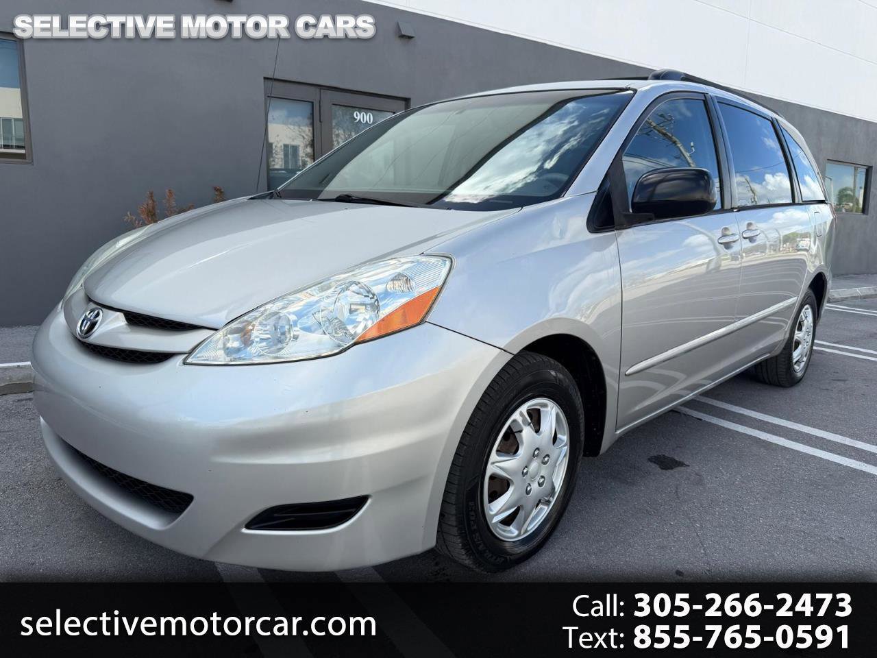 Used 2009 Toyota Sienna LE image 1