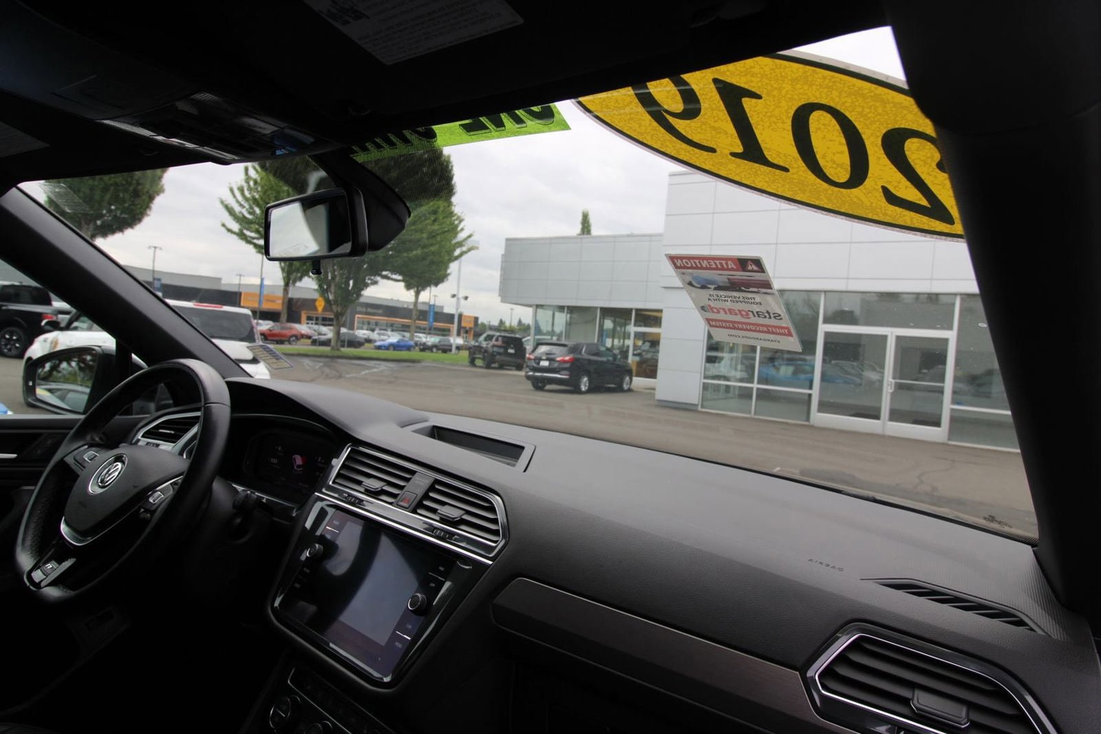 Used 2019 Volkswagen Tiguan SEL Premium R-Line AWD/4WD image 20