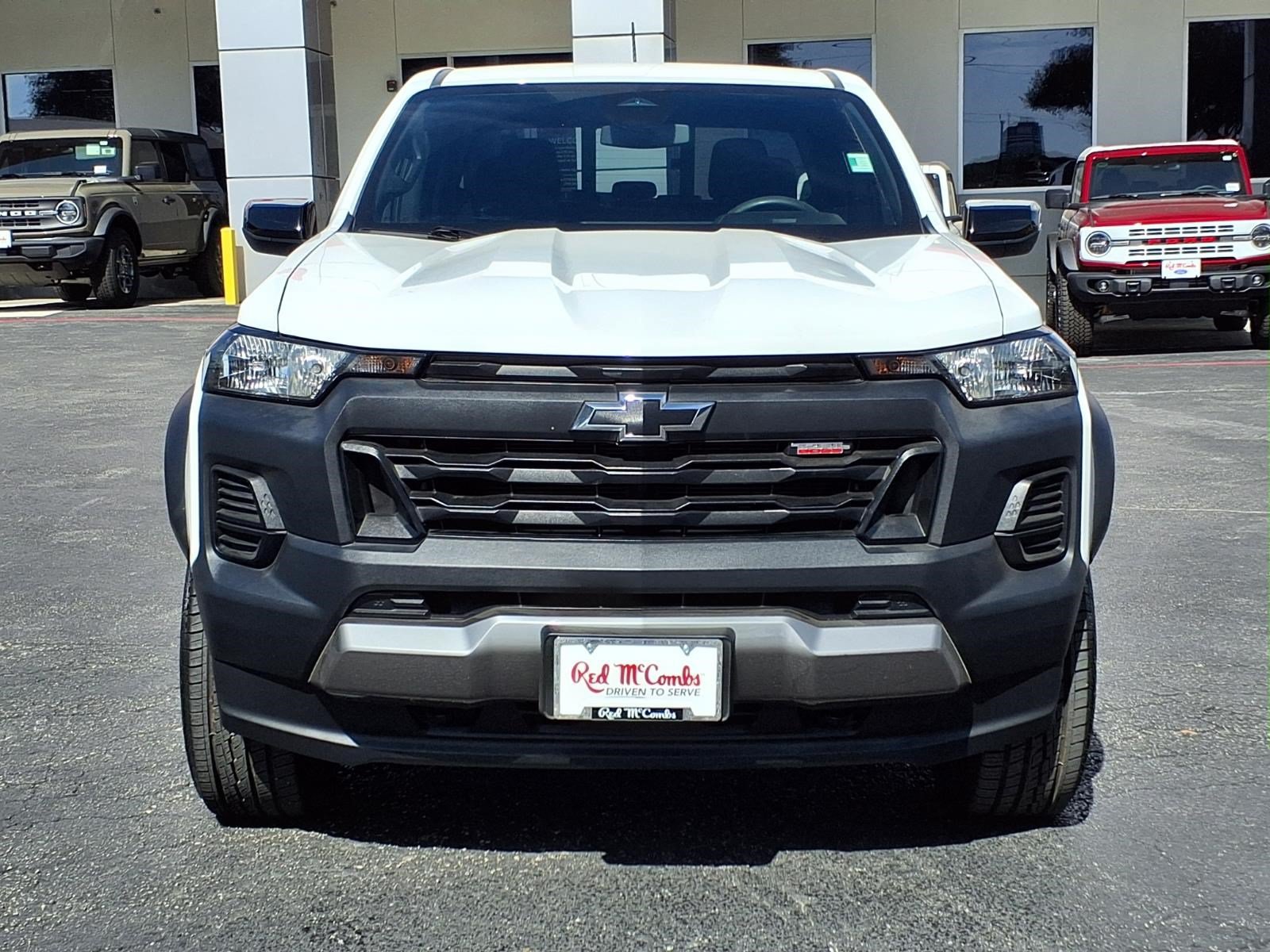 Used 2024 Chevrolet Colorado Trail Boss w/ Advanced Trailering Package AWD/4WD image 2
