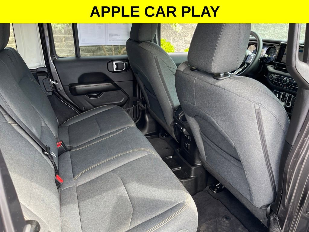 Used 2025 Jeep Wrangler Unlimited Sahara AWD/4WD image 13