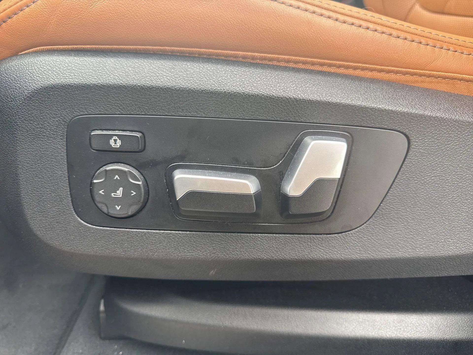 Used 2023 BMW X5 xDrive45e w/ Parking Assistance Package image 44