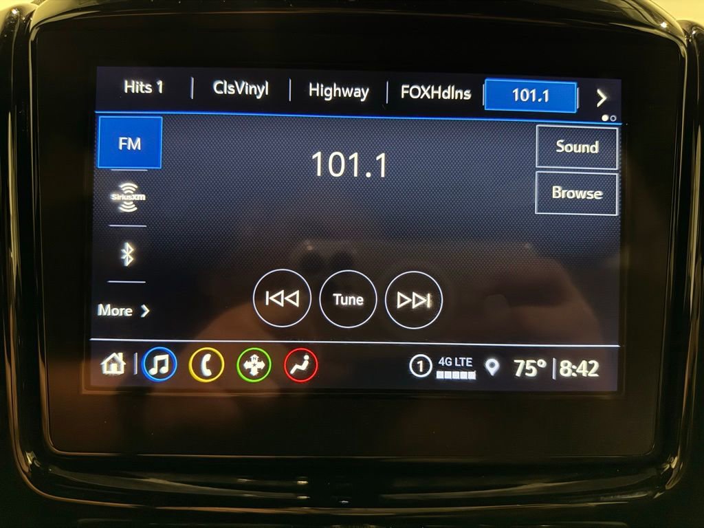 Used 2023 Chevrolet Traverse LT image 23