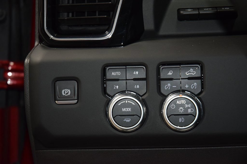 Used 2024 GMC Sierra 1500 Denali w/ Technology Package AWD/4WD image 34