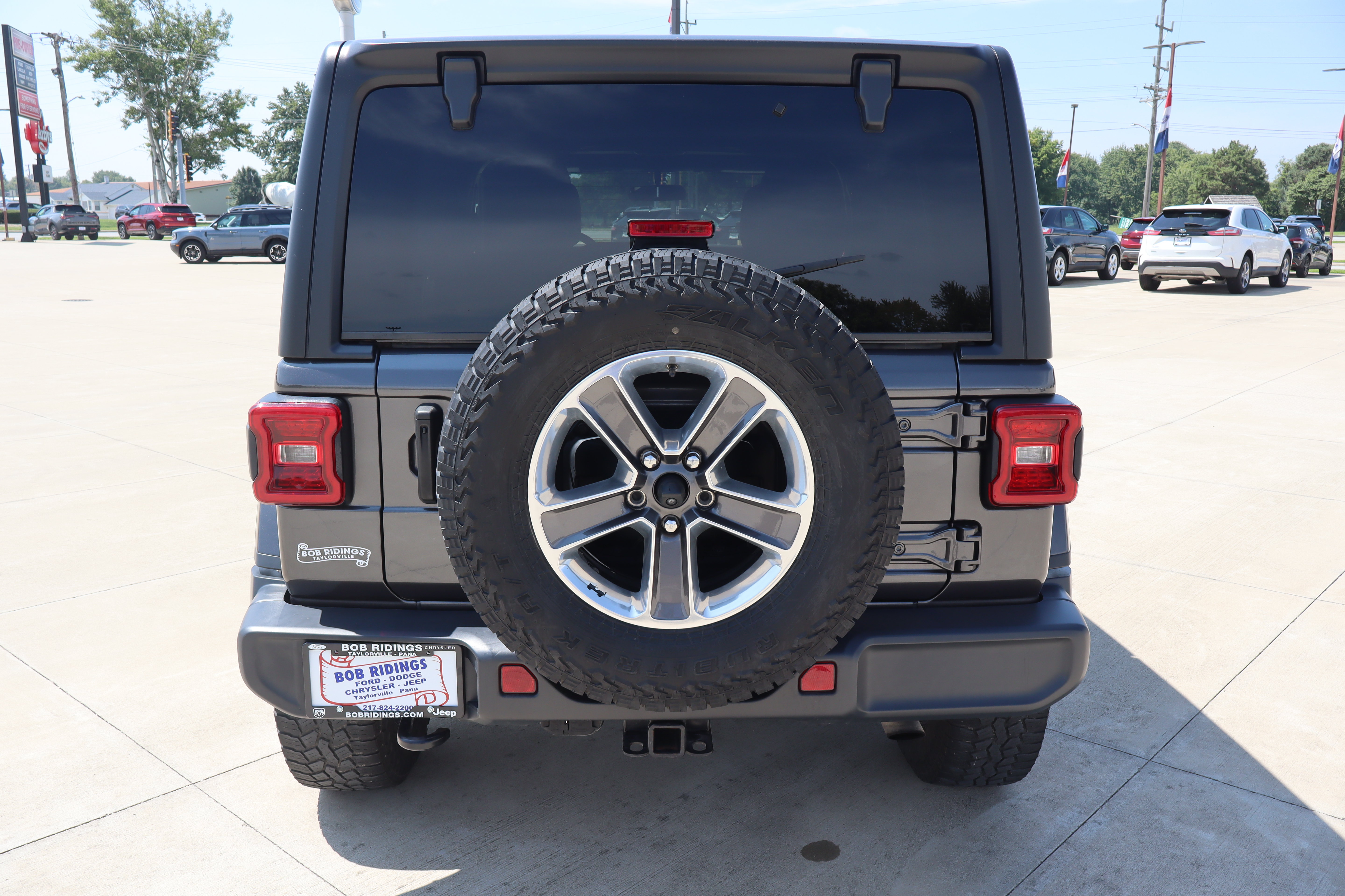 Used 2021 Jeep Wrangler Unlimited Sahara w/ LED Lighting Group AWD/4WD image 6