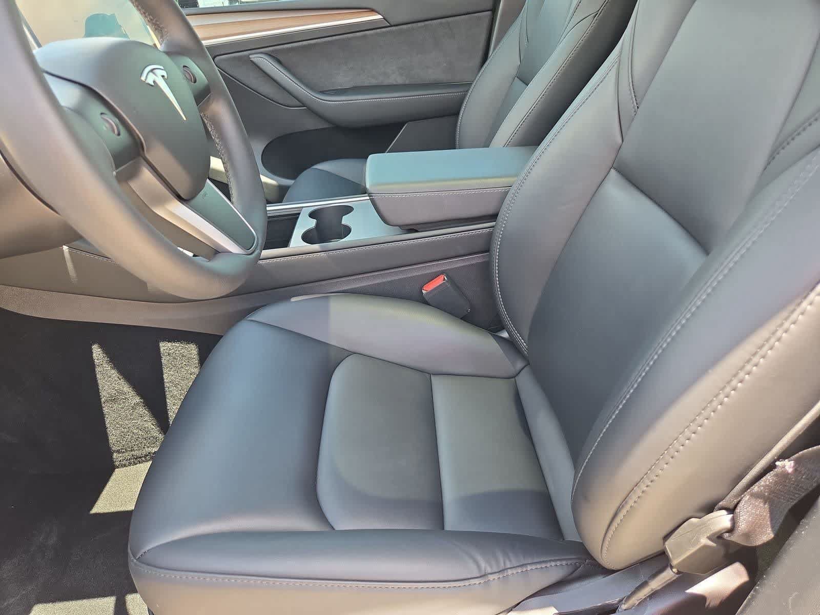 Used 2023 Tesla Model Y Performance AWD/4WD image 14