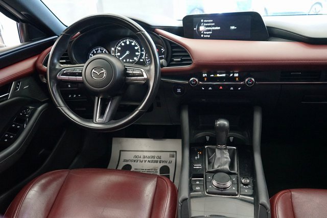 Used 2020 MAZDA MAZDA3 Hatchback w/ Premium Package image 12