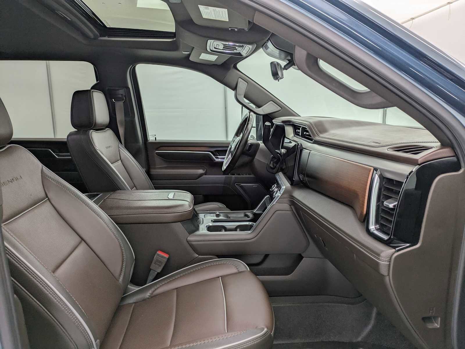 Used 2025 GMC Sierra 2500 Denali w/ Denali Reserve Package image 24