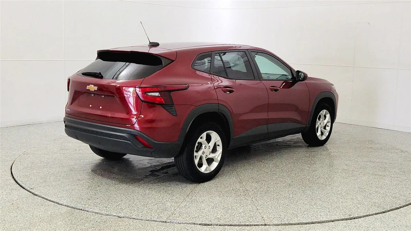 Used 2024 Chevrolet Trax LS w/ LS Convenience Package FWD image 7