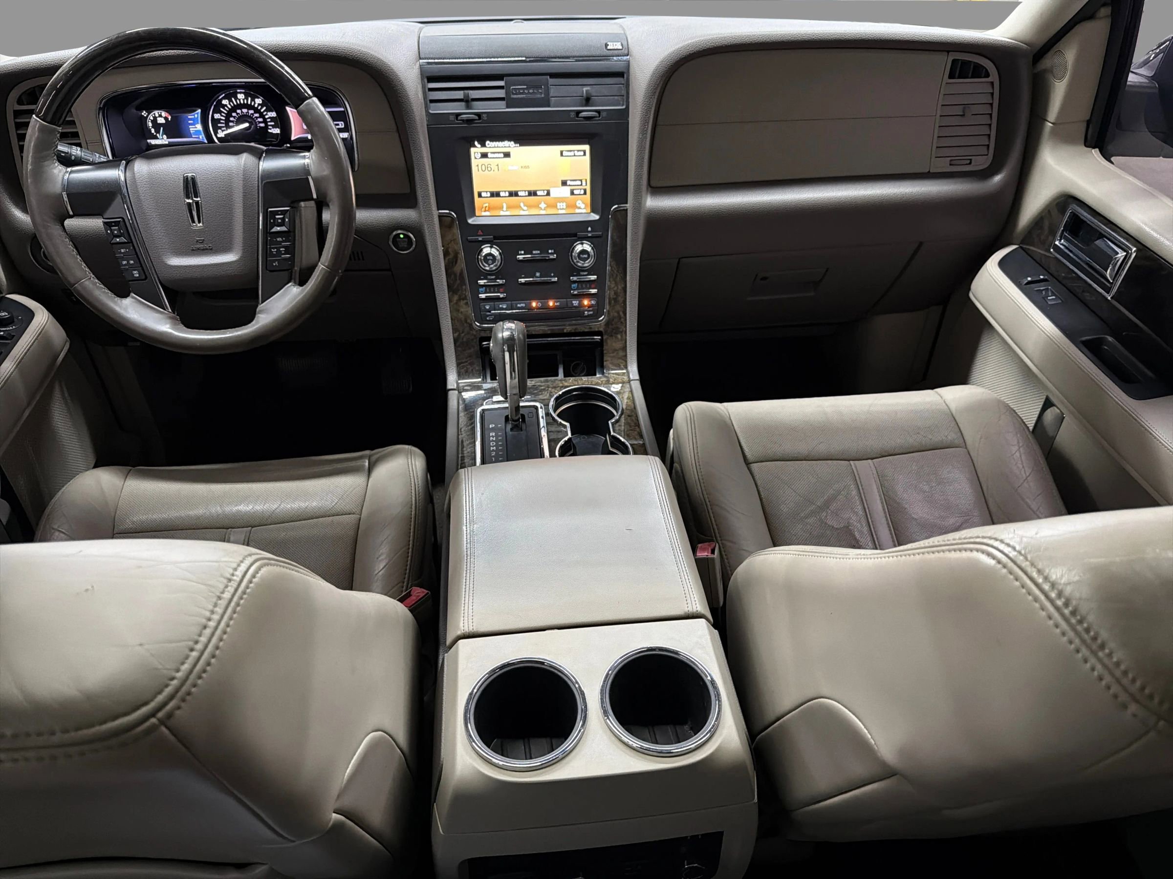 Used 2016 Lincoln Navigator L Select RWD image 46