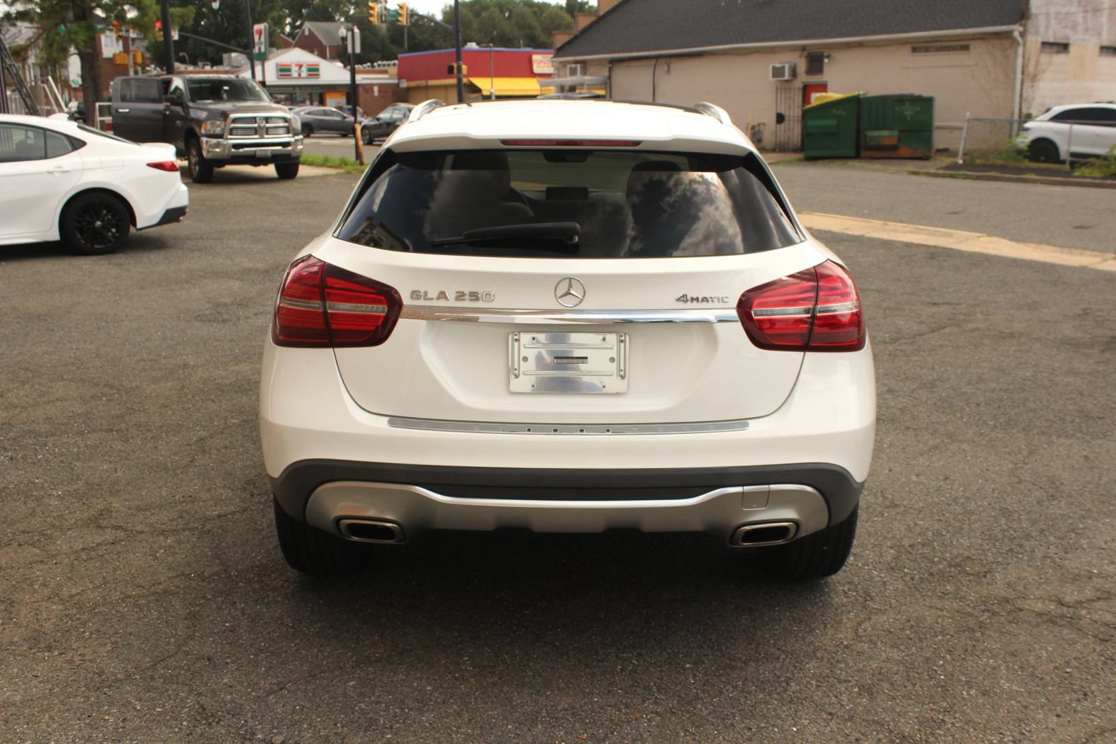 Used 2020 Mercedes-Benz GLA 250 4MATIC w/ Premium Package image 8